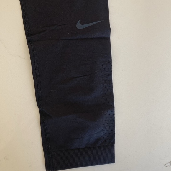 Nike Pro Dri-Fit running tight - Picture 3 of 10